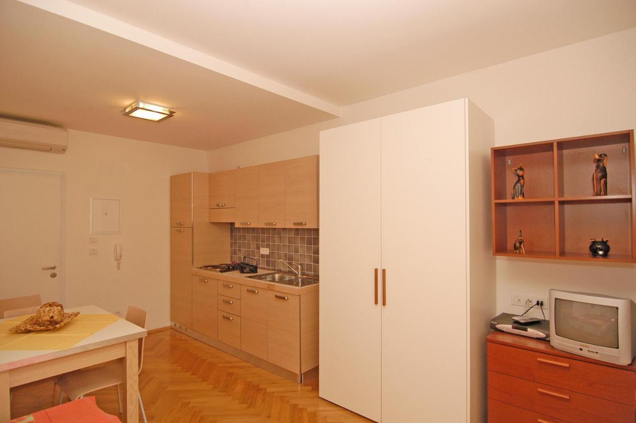 Residence La Familia Praag Buitenkant foto
