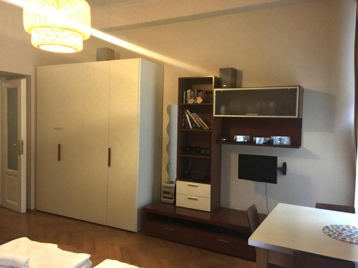 Residence La Familia Praag Buitenkant foto