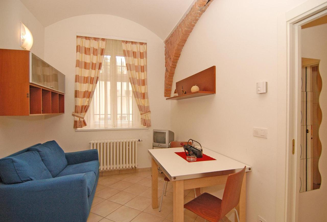 Residence La Familia Praag Buitenkant foto